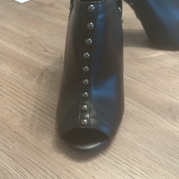 Simply Vera Vera Wang, black peep toe heels size 6 - Picture 2 of 7